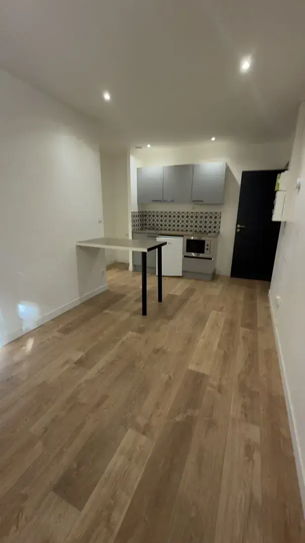 Appartement à louer à Oullins-Pierre-Bénite — photo 1